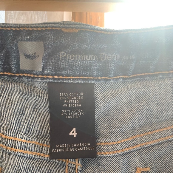 Mossimo Supply Co. Shorts - Picture 2 of 3